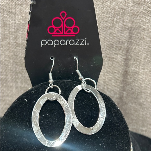 Paparazzi Silver Necklace with Black and White with matching earrings - Picture 2 of 8